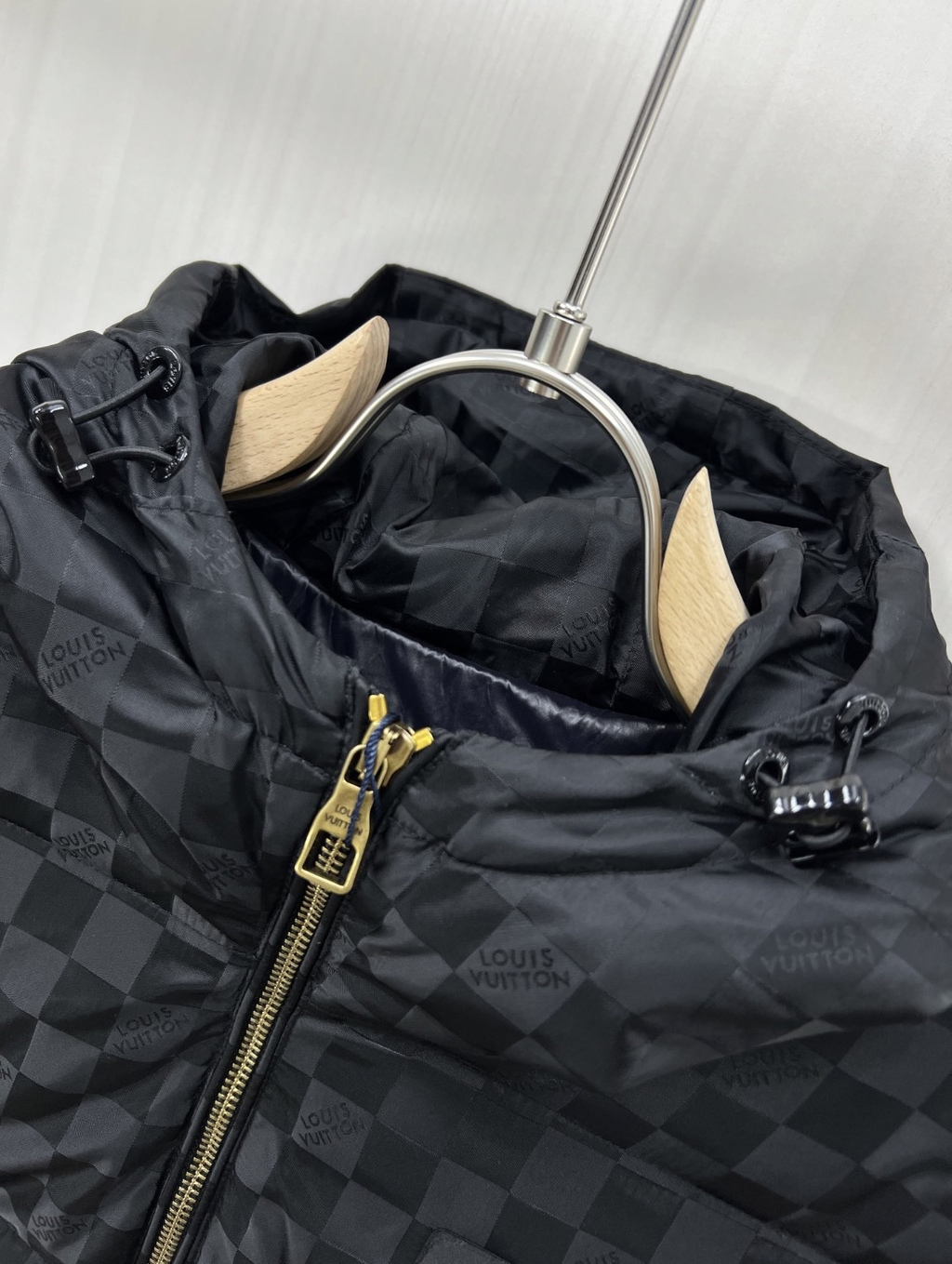 Manteau à motif noir